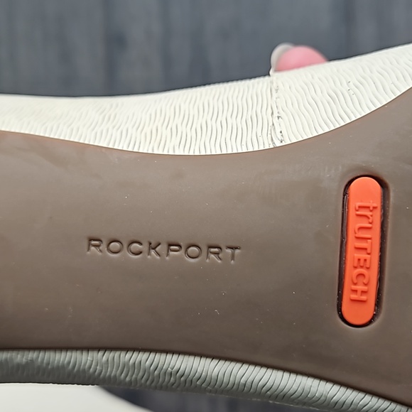 Rockport Total Motion Beige Pointed Toe Heels - Size 6.5 - Picture 5 of 7